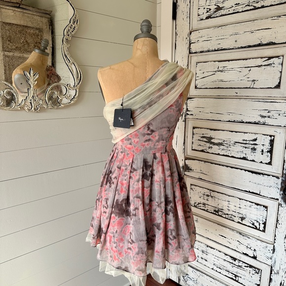 Floral mini dress by ryu - Picture 5 of 6